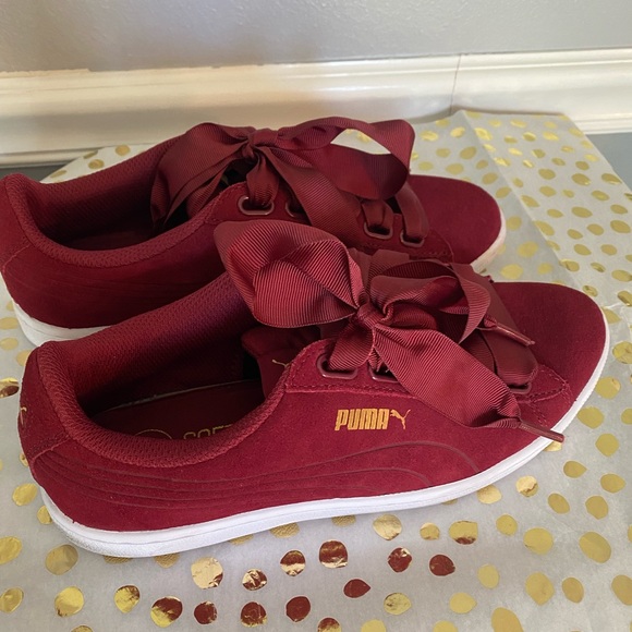 Puma Shoes - Puma size 8 with ribbon laces